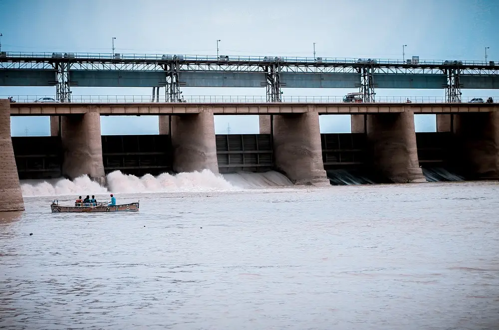 Water dam