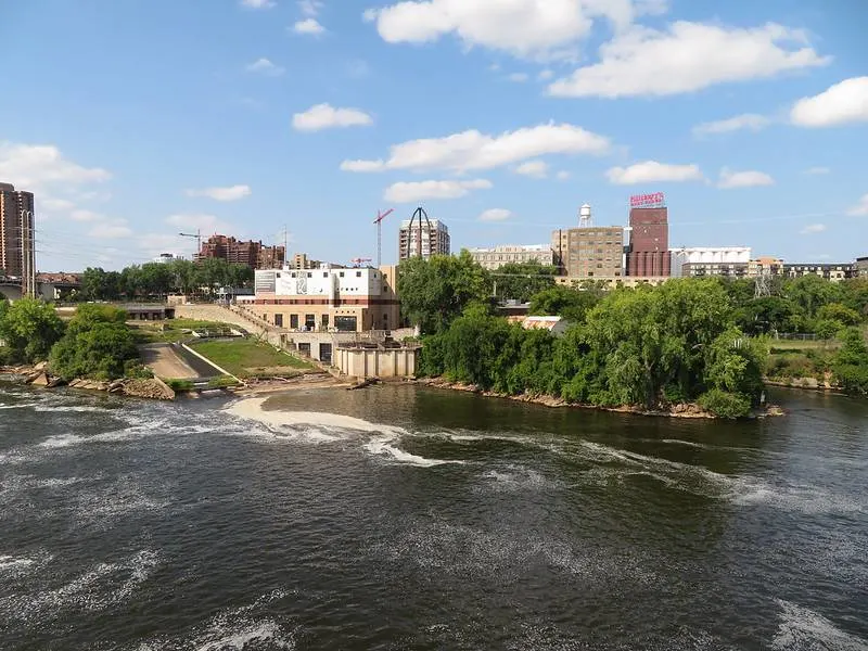 8 Best States for Sustainable Living 6 Panoramic View of the Mississippi National River