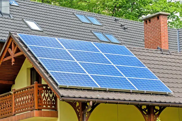 Which Energy Source Generates the Least Greenhouse Gases? 2 solar energy