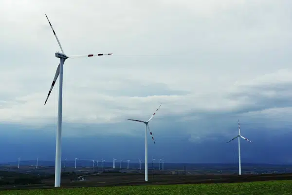 Which Energy Source Generates the Least Greenhouse Gases? 3 wind energy source