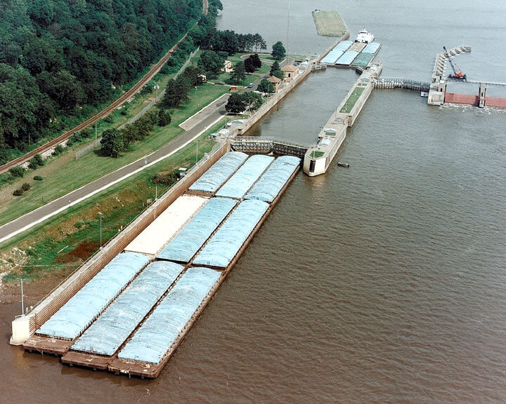 Mississippi Lock and Dam 11