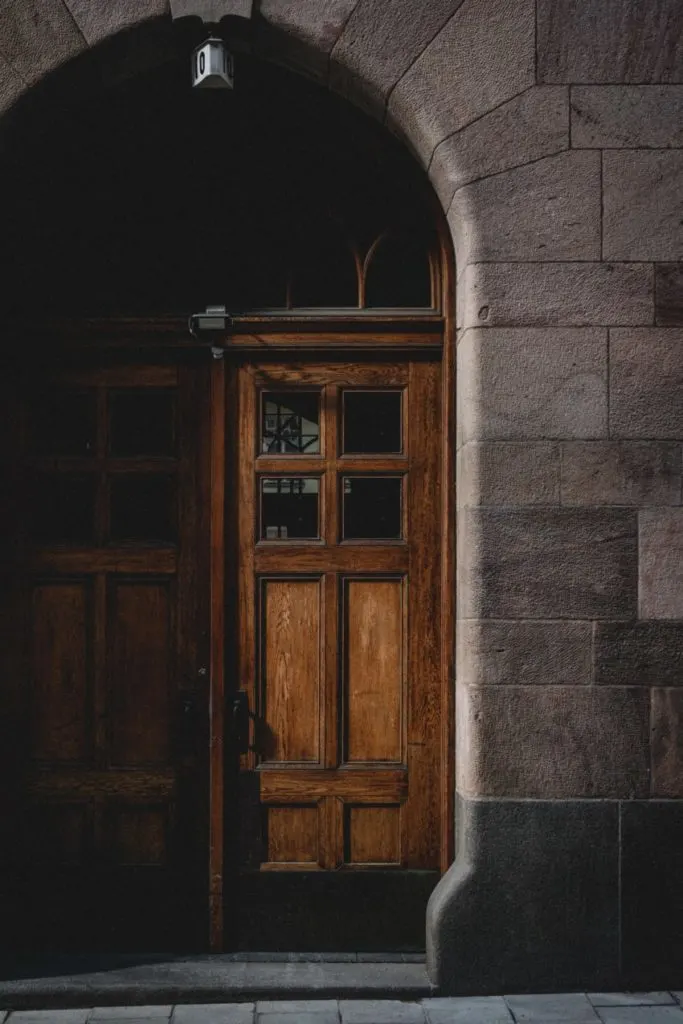 Are Sliding Doors or French Doors More Energy Efficient? 5 door wood 5