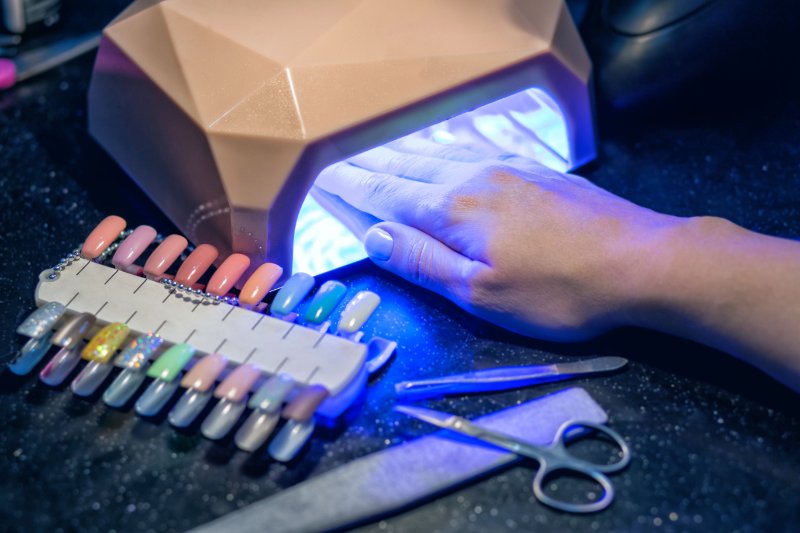 Acrylic nails on table 