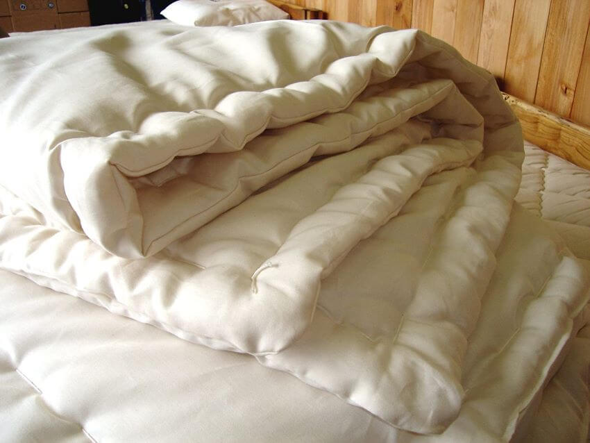 17 Best Eco-Friendly Cotton Comforters to Buy 8 Holy Lamb Organics Wool Comforter