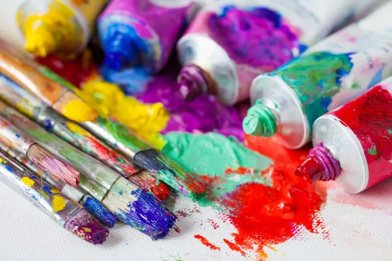 Is Acrylic Paint Bad for the Environment? 3 Close up of oil paint and brush