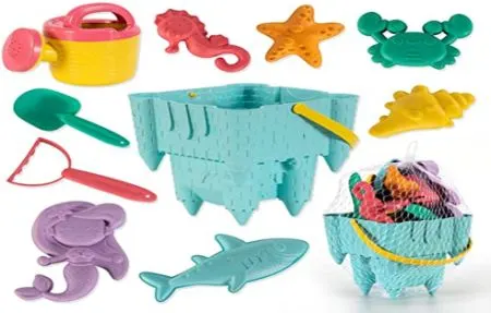 10 Best Sustainable, Eco-Friendly Toys for Kids 5 10 Piece Kids Beach Toys- Comme Han (Ideal for the beach)