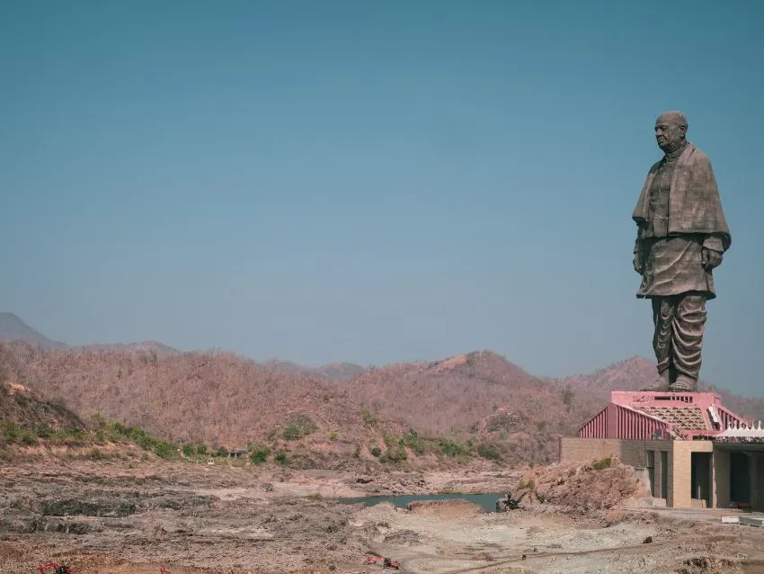 Asian Lion: Why Is It Endangered? 3 Gujarat India Statue