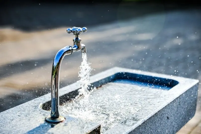 Breaking Down the Best Off-Grid Water Systems 28 Sink Tap Water