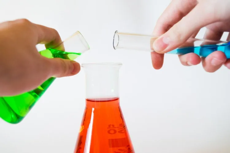 18 Important Pros and Cons of Fracking 18 Mixing different chemicals