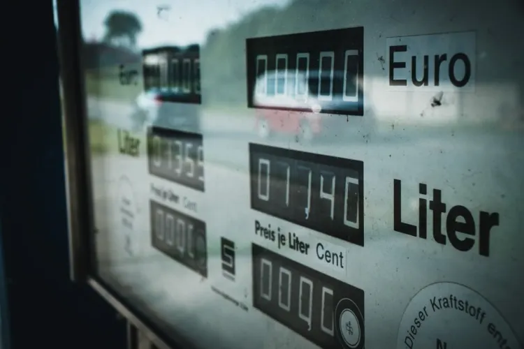 18 Important Pros and Cons of Fracking 8 Gas station gas price signs