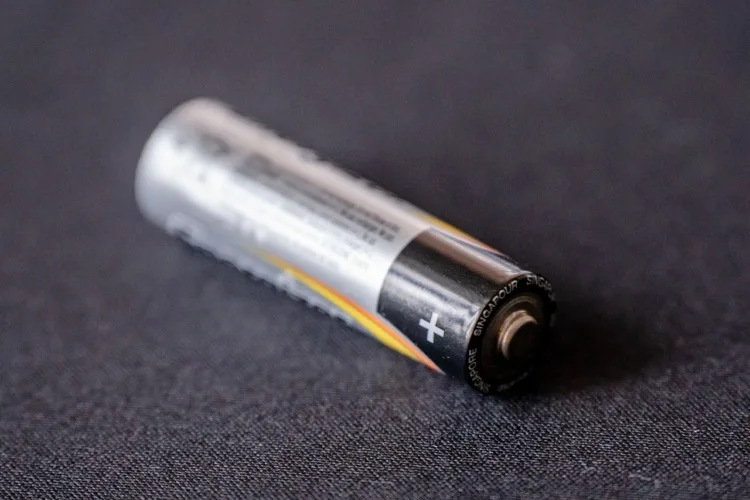 6 Best Batteries for Solar to Buy Today 8 One Lithium Battery