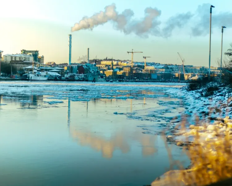 18 Important Pros and Cons of Fracking 16 Air and water pollution
