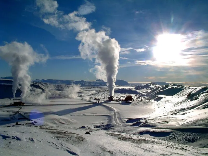 12 Best Solutions to Climate Change 4 Geothermal power station with smoke