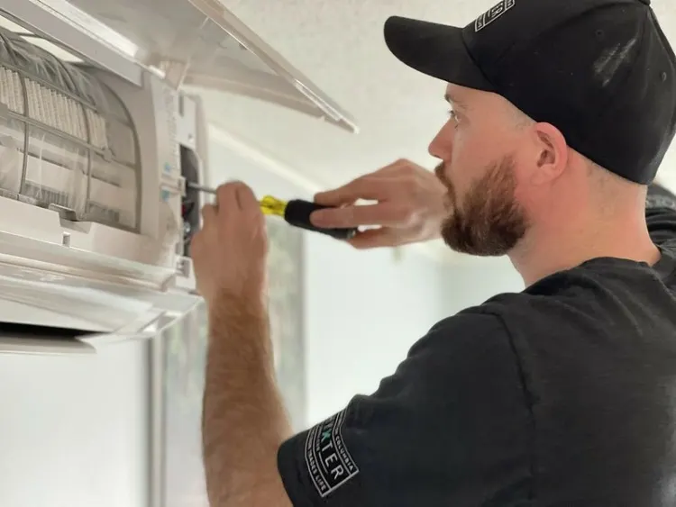ac service contractor servicing ac