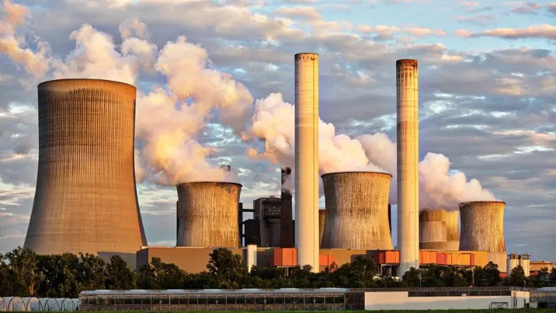 13 Important Pros and Cons of Fossil Fuels 9 coal power plant