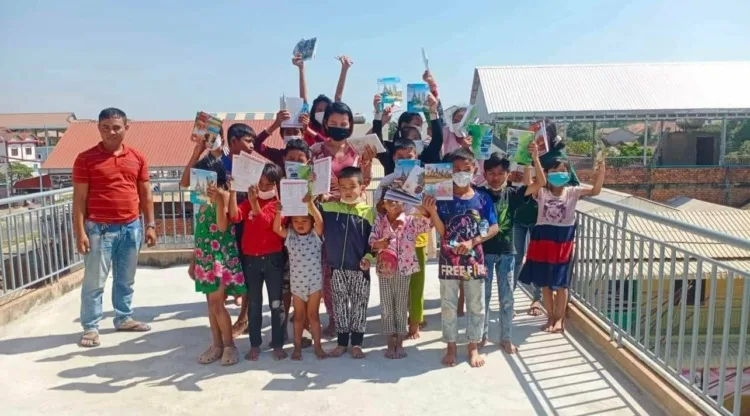 Conservation Volunteer Opportunities: How to Find & Choose the Best 26 Volunteering with kids in School of Life