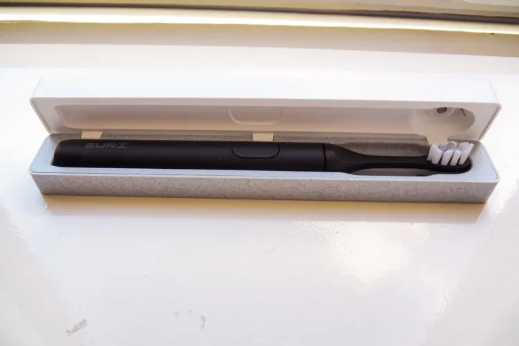 An Honest SURI Electric Toothbrush Review: Is It the Most Sustainable? 9 SURI Sustainable Electric Toothbrush Set in a box