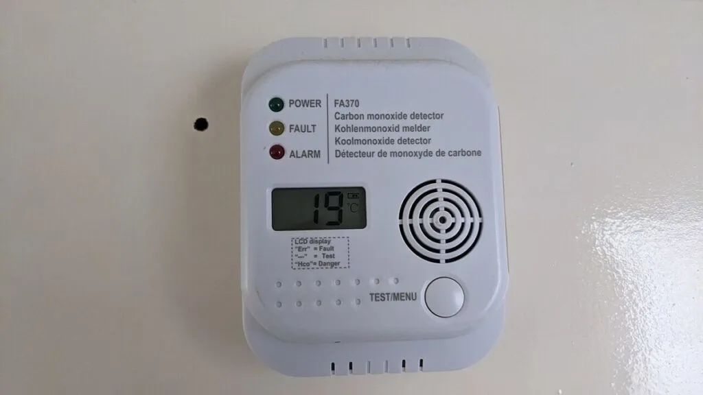 Why Is Carbon Monoxide Bad for the Environment? 3 Carbon monoxide detector device