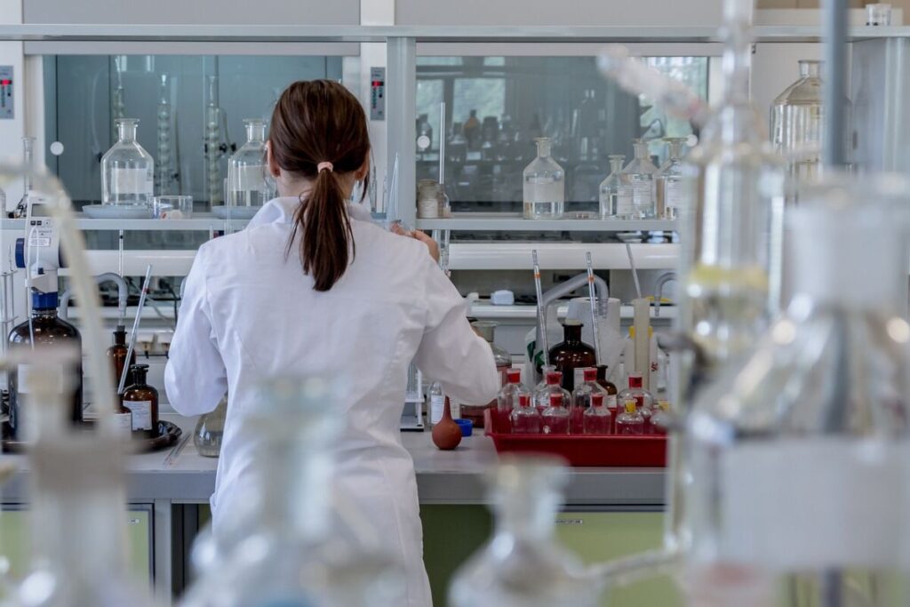 What is Polyvinyl Alcohol (PVA)? Applications & Environmental Impact 8 Chemists doing a laboratory analysis