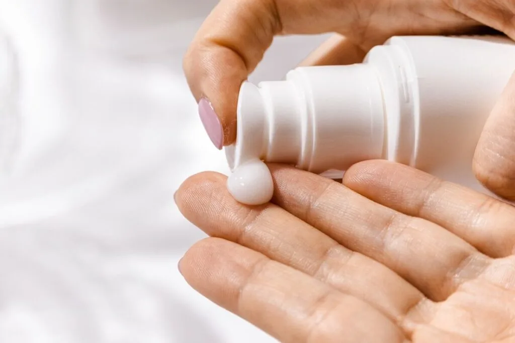 Is Jergens Cruelty-Free? Everything You Need to Know 5 Pumping and applying lotion cream