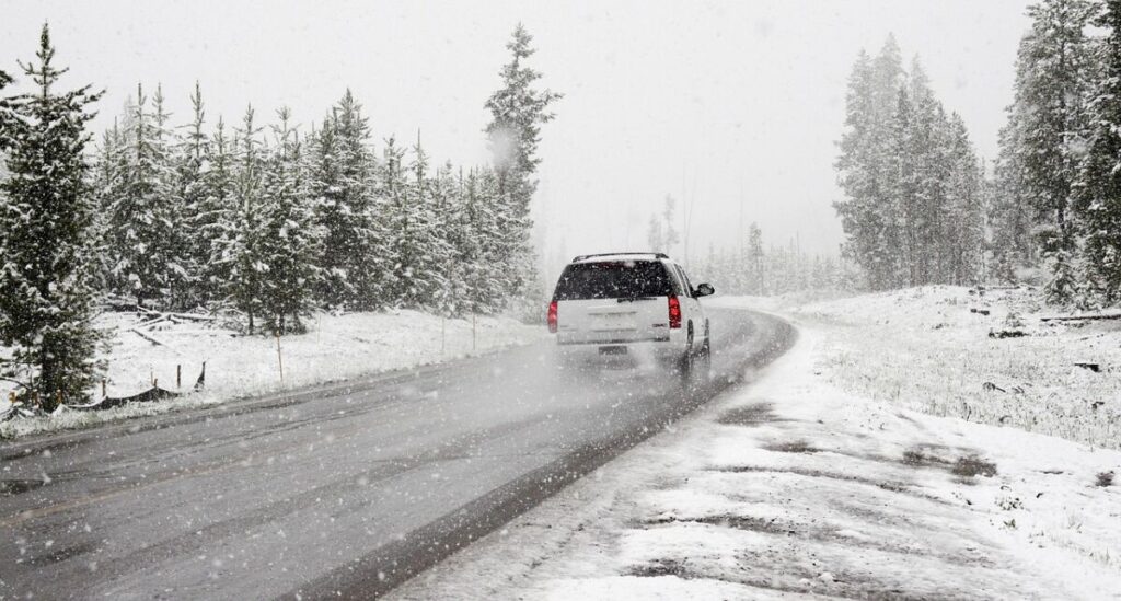 Is Ice Melt Bad for the Environment? 6 Car passing a road without a snow