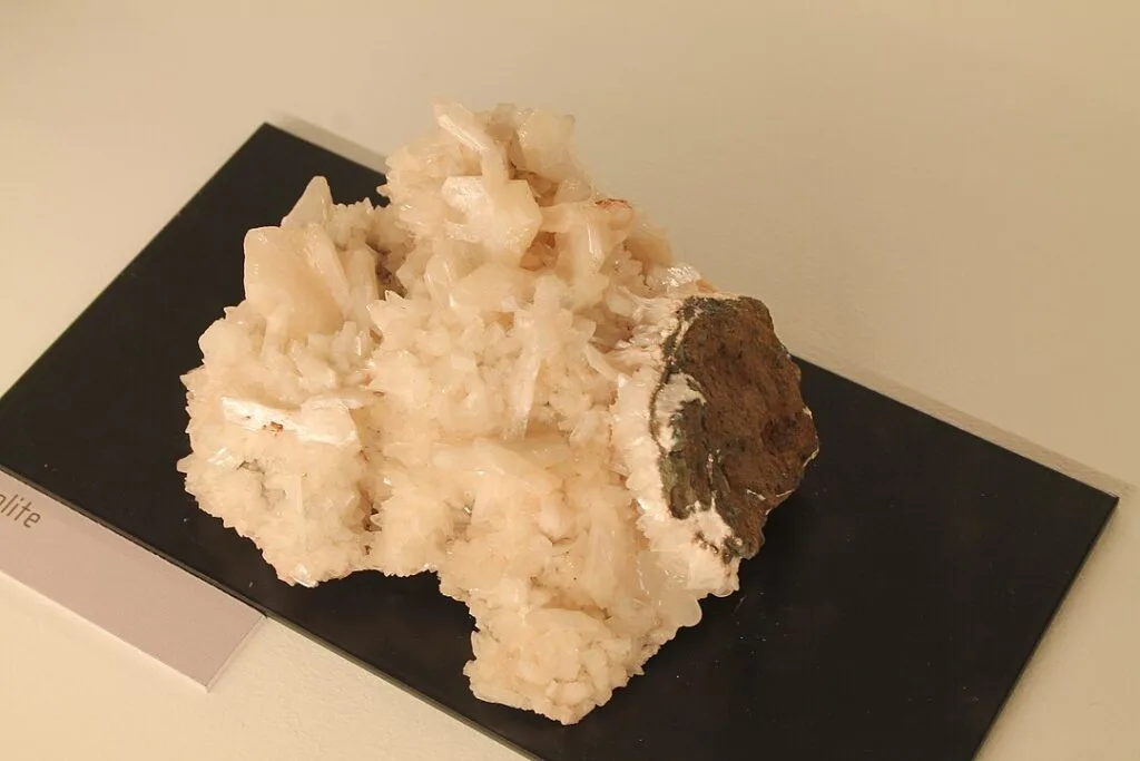 Is Silica Gel Bad for the Environment? 9 Piece of a Zeolite